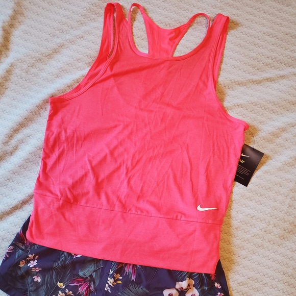 Nike Tops - NWT Nike Size L Bright Pink Tank Top